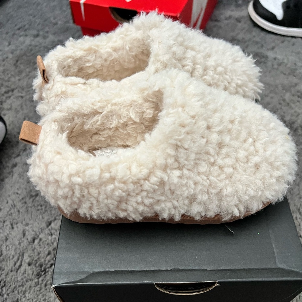 Toddler shoe/slipper